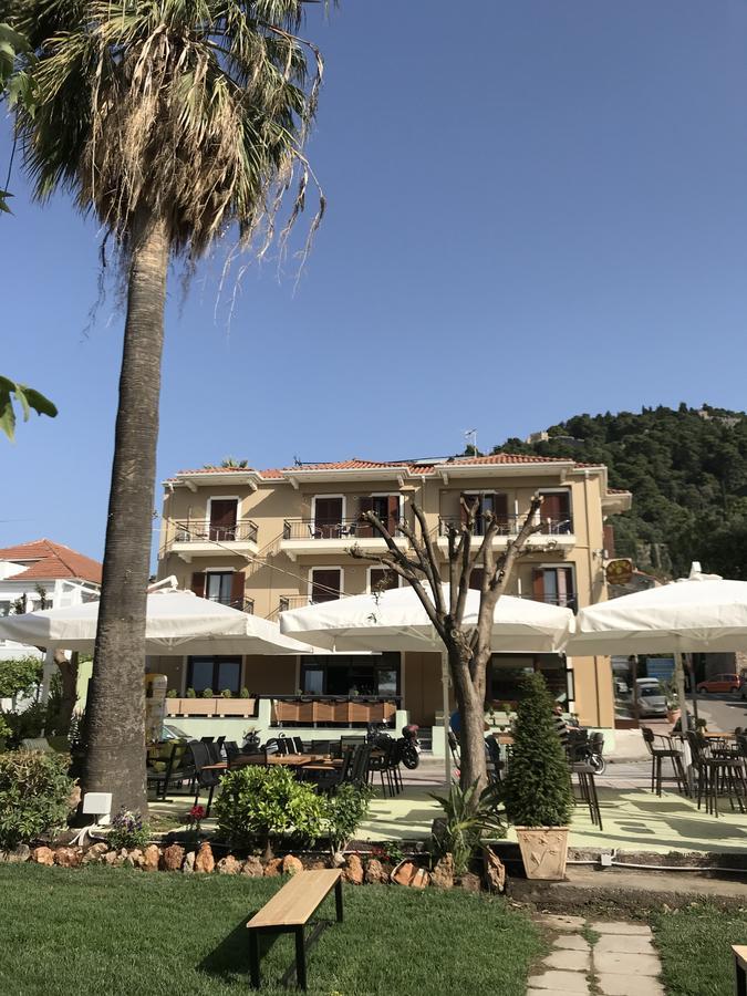 Regina Hotel Nafpaktos Exterior photo